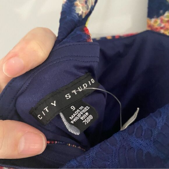 City Studio Juniors Mini Fit and Flare Floral Mini Dress size 9 - Picture 3 of 3